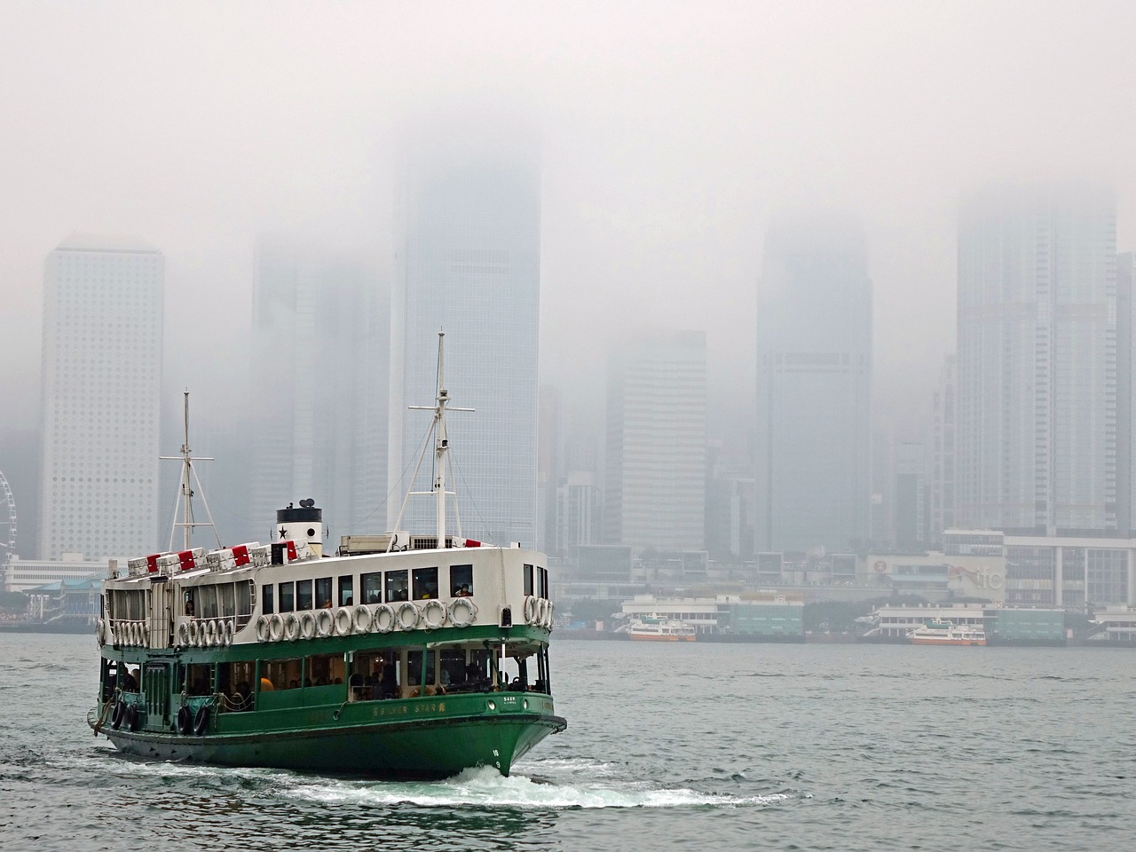 移民香港后如何申請入籍？香港身份與入籍香港的區別是什么
