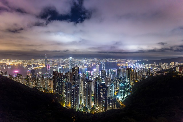 如何通過香港專才計劃實現移居香港？