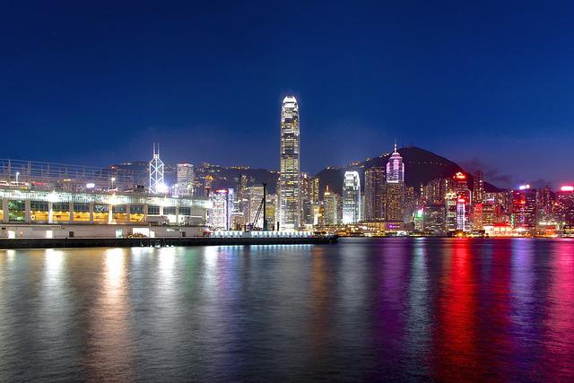 請問香港優才審批下來，拿到的是什么身份？