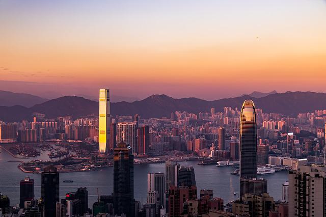 香港回歸多年，一直沿用港幣有啥原因？